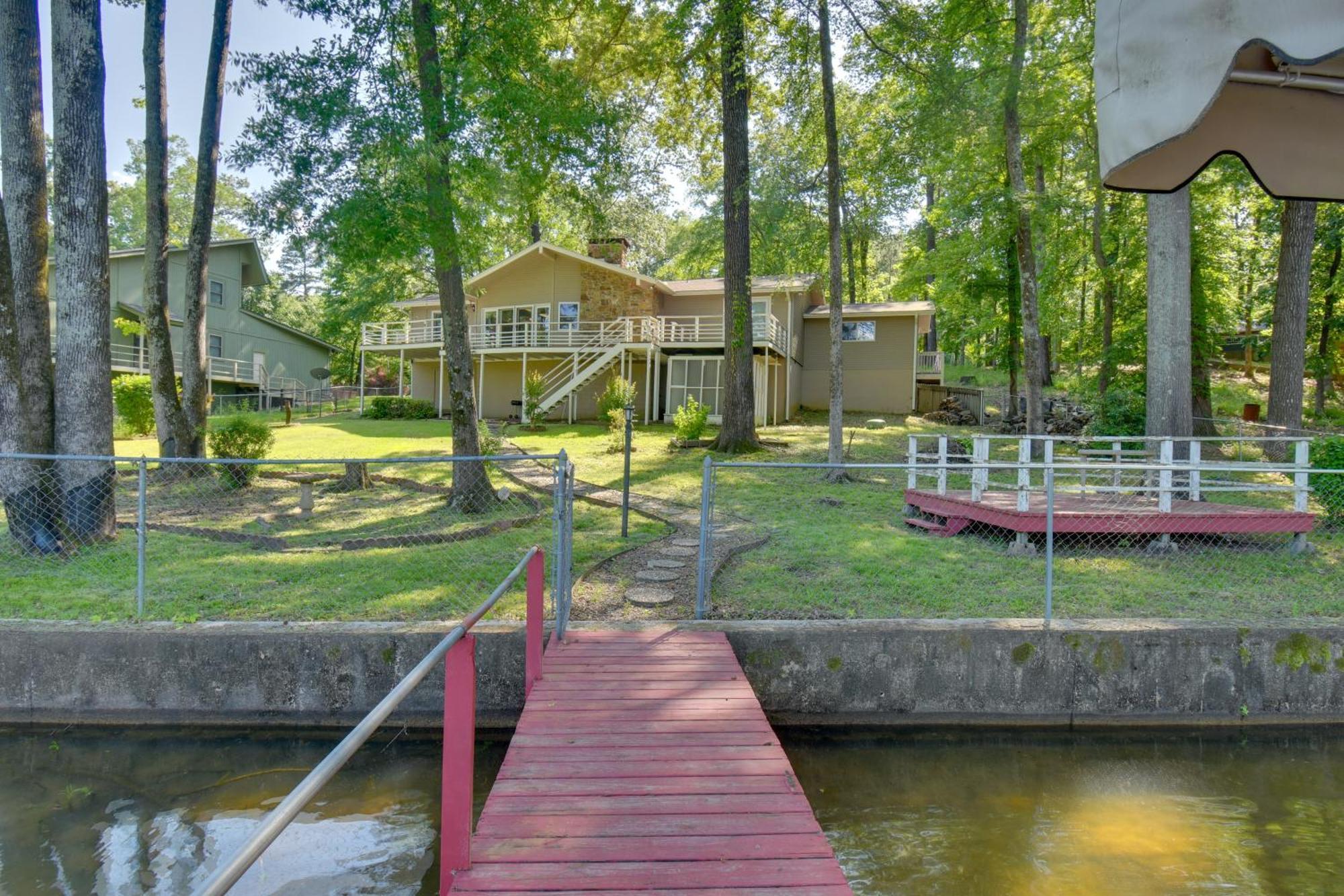 Lakefront Retreat With Deck, Dock And Resort Amenities Hot Springs Dış mekan fotoğraf
